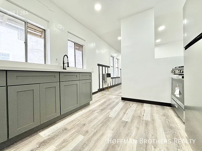 1518 W 11th Pl #1/2 — Photo 3