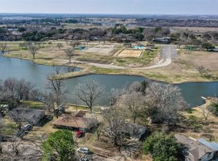 548 Lakeshore Dr, Ennis, TX 75119