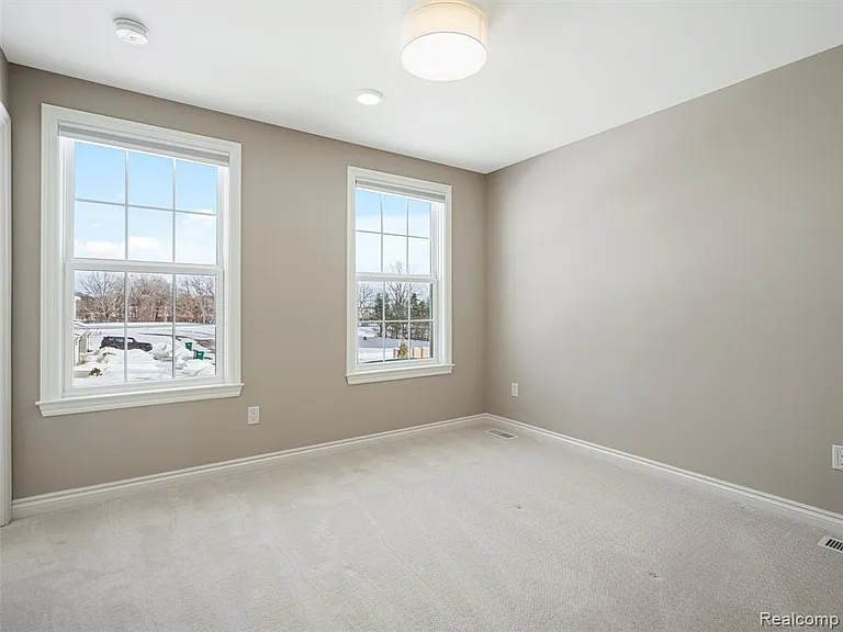 4021 Nottingham Cir — Photo 18