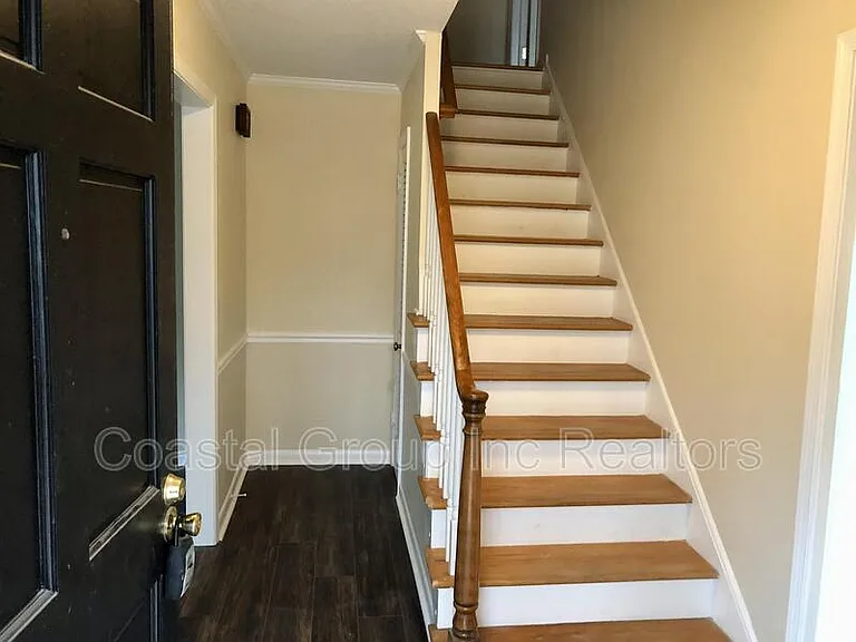 613 Reef Ln — Photo 4