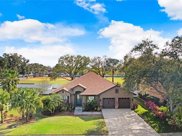 2203 Heritage Crest Dr, Valrico, FL 33594