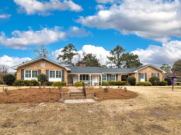 3rd image of 20 Tucson Dr