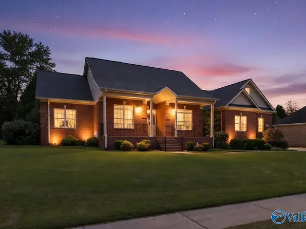 230 Twin Lakes Dr, New Market, AL 35761