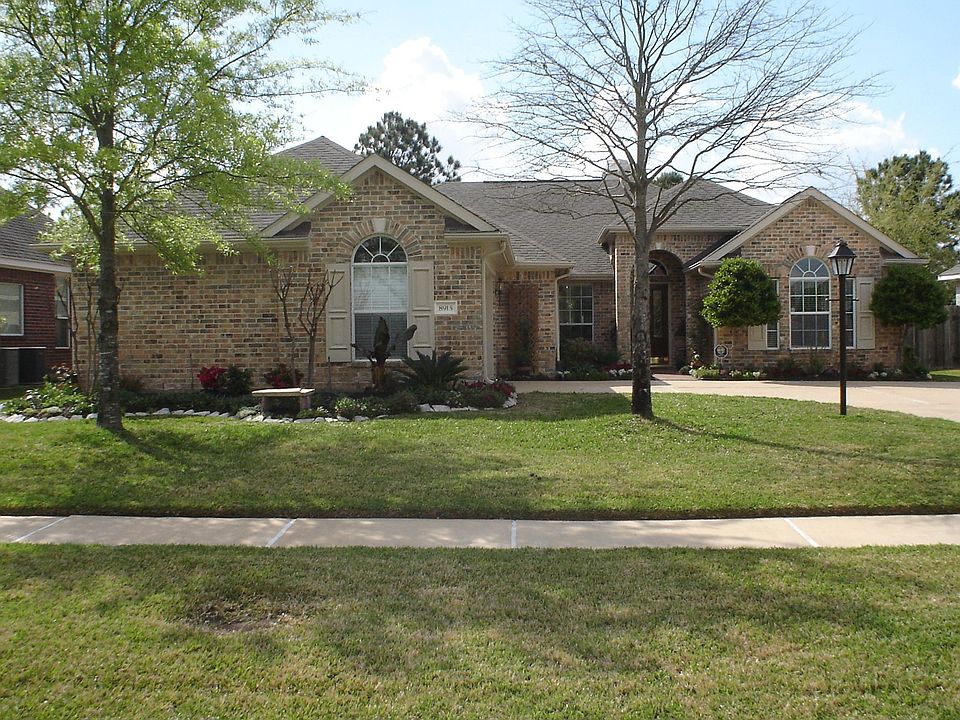 1st image of 8915 Aberdeen Park Dr
