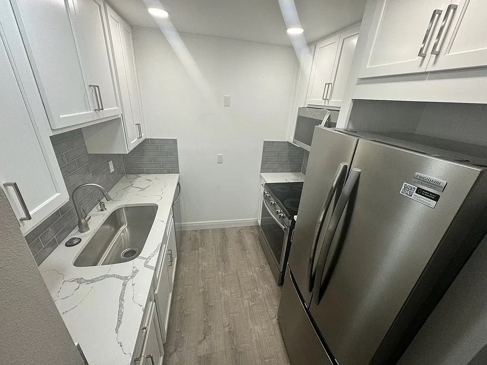3225 E Riverside Dr #62-F