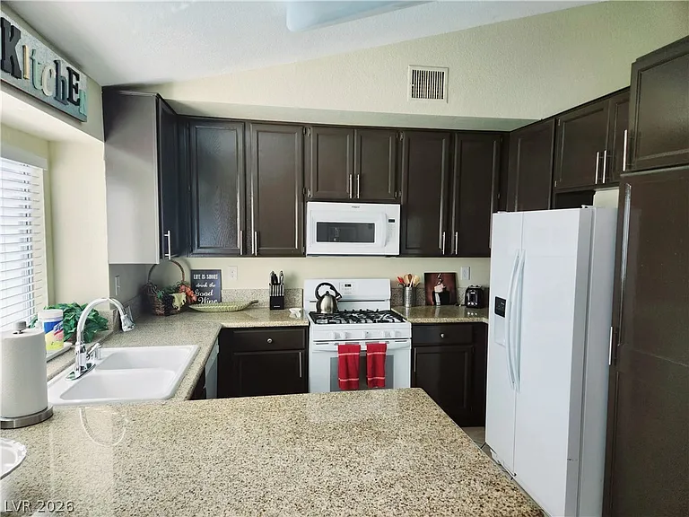 3332 Canyon Lake Dr — Photo 5