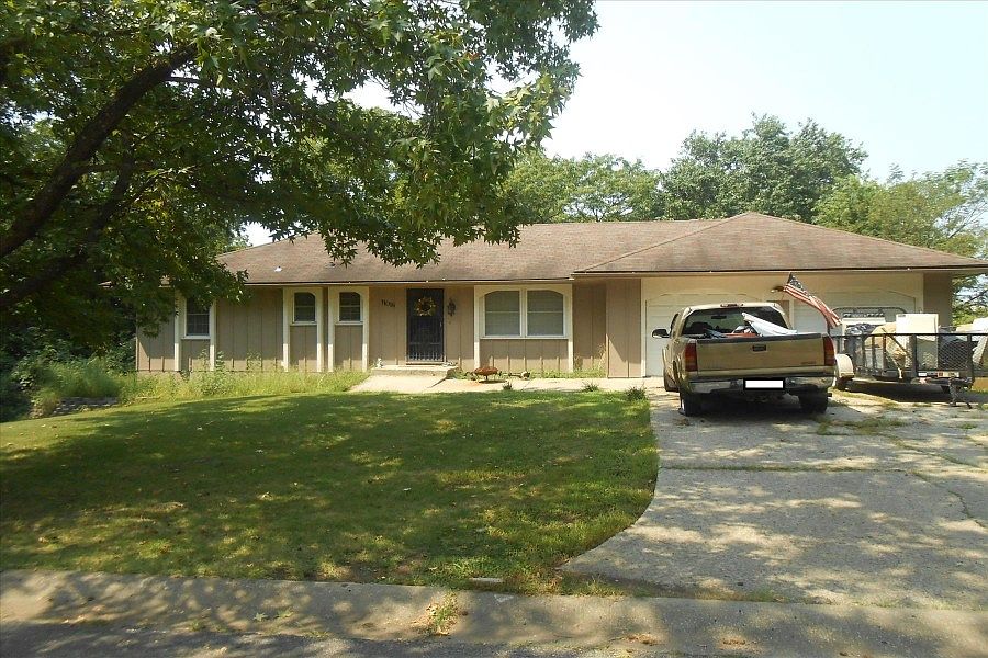 1st image of 11018 Olive St