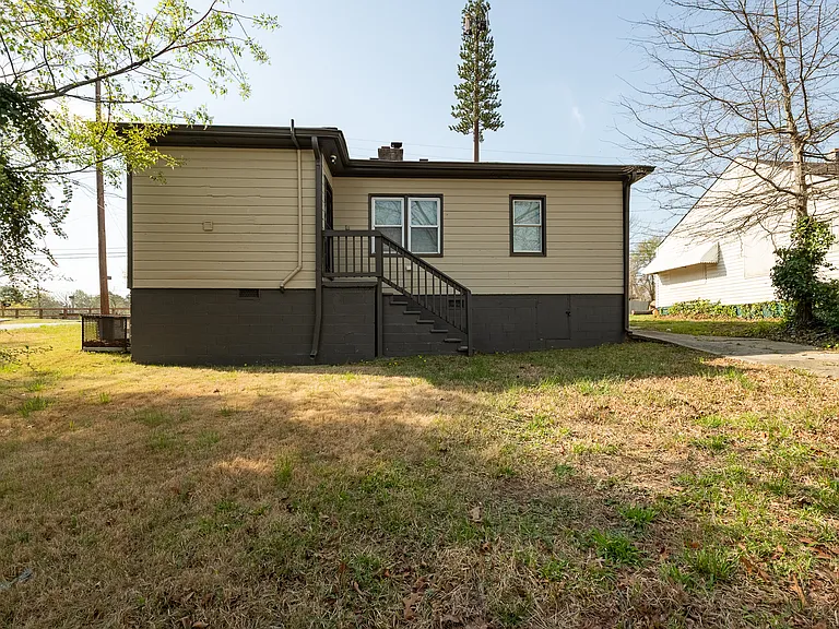 1443 Venetian Dr SW — Photo 20