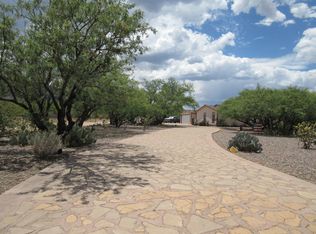 5990 S Mountain Side Ln, Hereford, AZ 85615