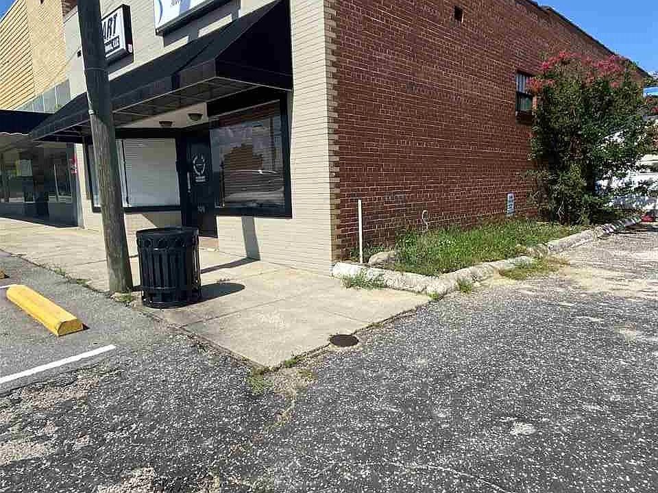2nd image of 109 N 13th St