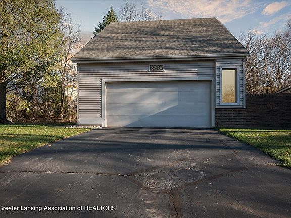 2nd image of 3706 Cavalier Dr