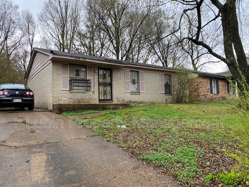 1st image of 3695 Skylark Dr