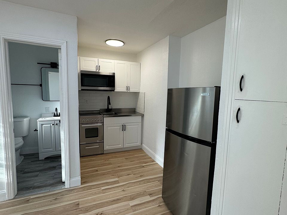 2nd image of 3241 30th Ave N #6C