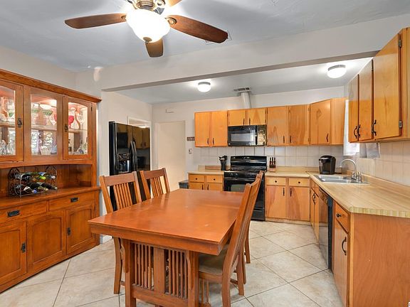 2nd image of 10936 Odell Ave