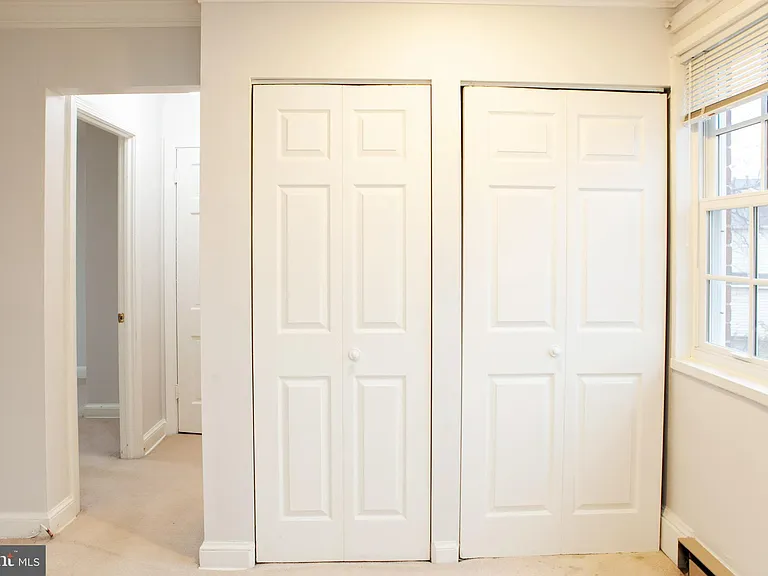 1712 W Abingdon Dr #301 — Photo 9