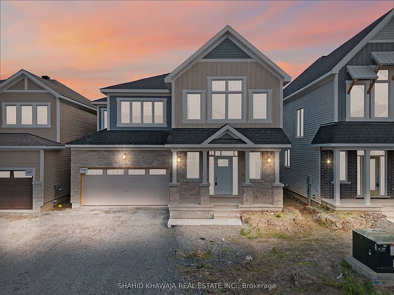 93 Hackamore Cres — Photo 2