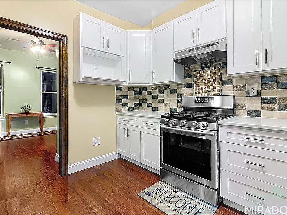 1st image of 231 E 10th St #20