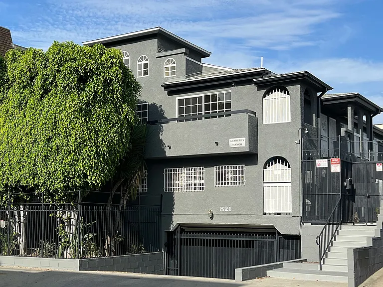 821 S Gramercy Dr — Photo 1