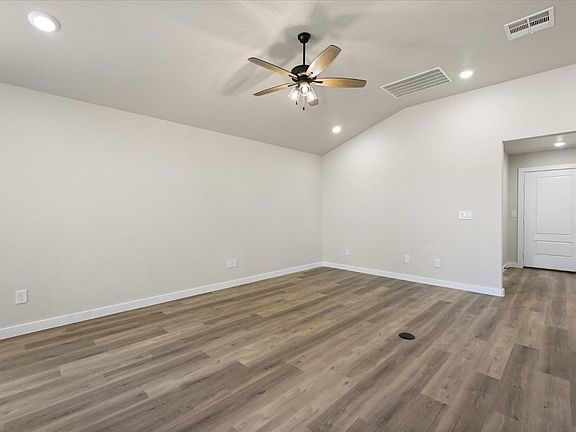 3rd image of 13504 Avenue X