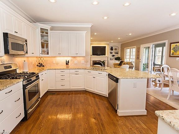 5th image of 341 Niblick Dr