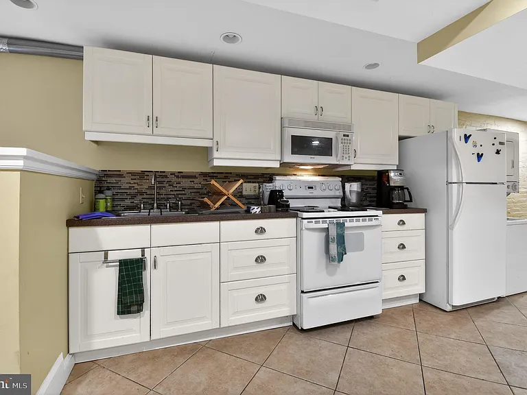 1319 Massachusetts Ave SE — Photo 4