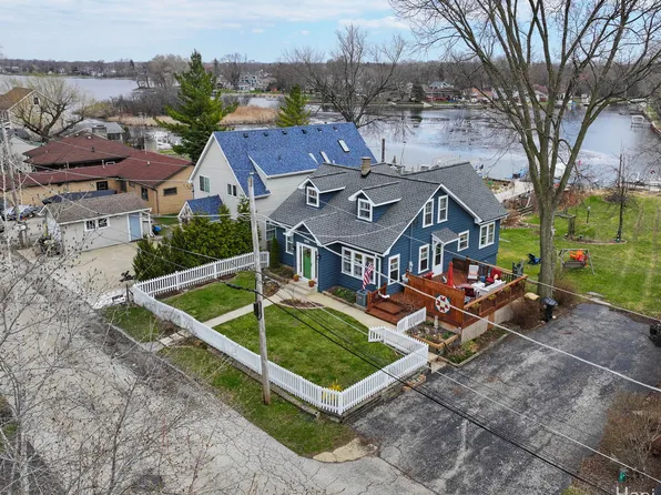 36603 N Iola Ave, Ingleside, IL 60041