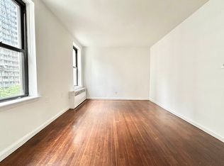 300 E 86th St APT 3B, New York, NY 10028