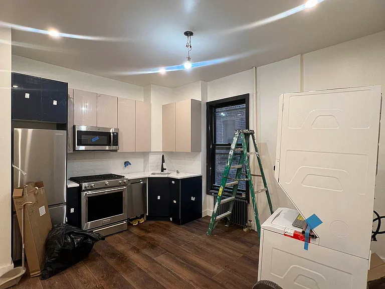 2831 Church Ave #2R — Photo 4