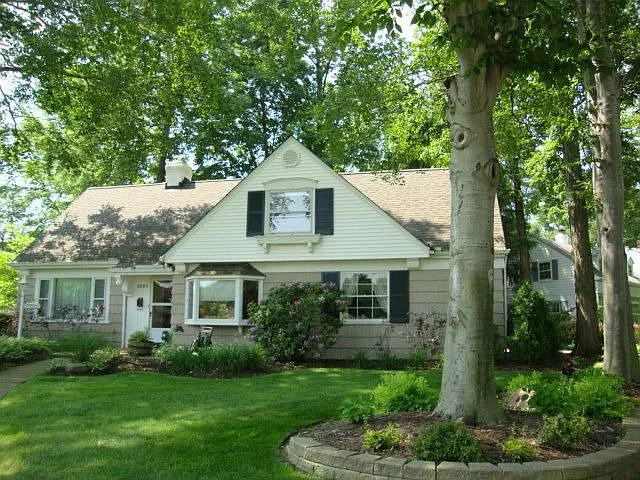 2264 Halcyon Rd photo 1