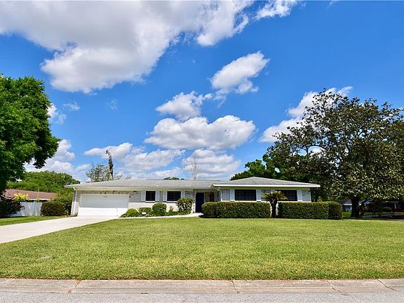 2nd image of 1104 Ravenwood Dr