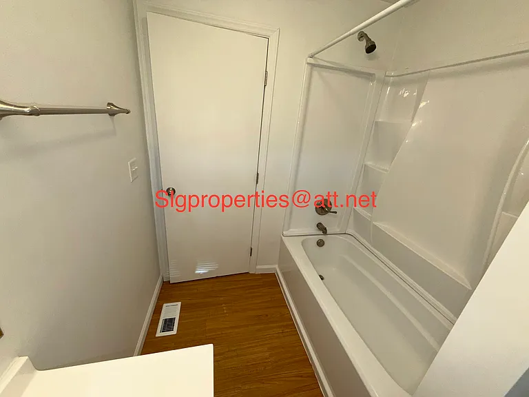 21 Kentucky Dr — Photo 11