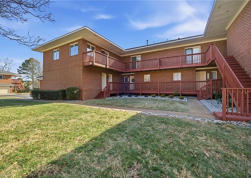 1st image of 1213 Foursome Ln