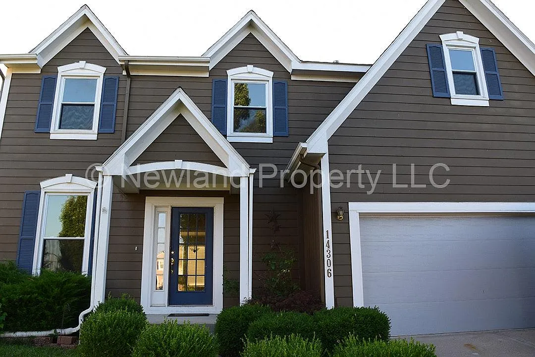 14306 S Summit Ct — Photo 1