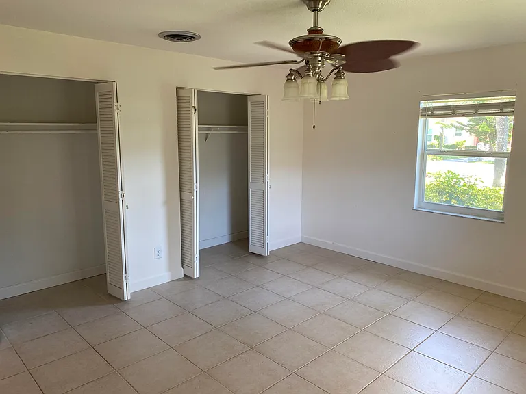 956 Tulip Ln — Photo 19