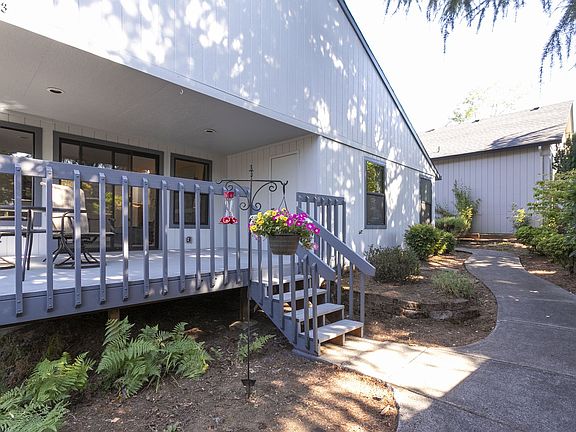 4th image of 3115 SE 155th Ave