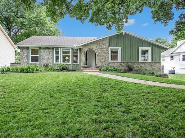 10205 W 101st St, Overland Park, KS 66212