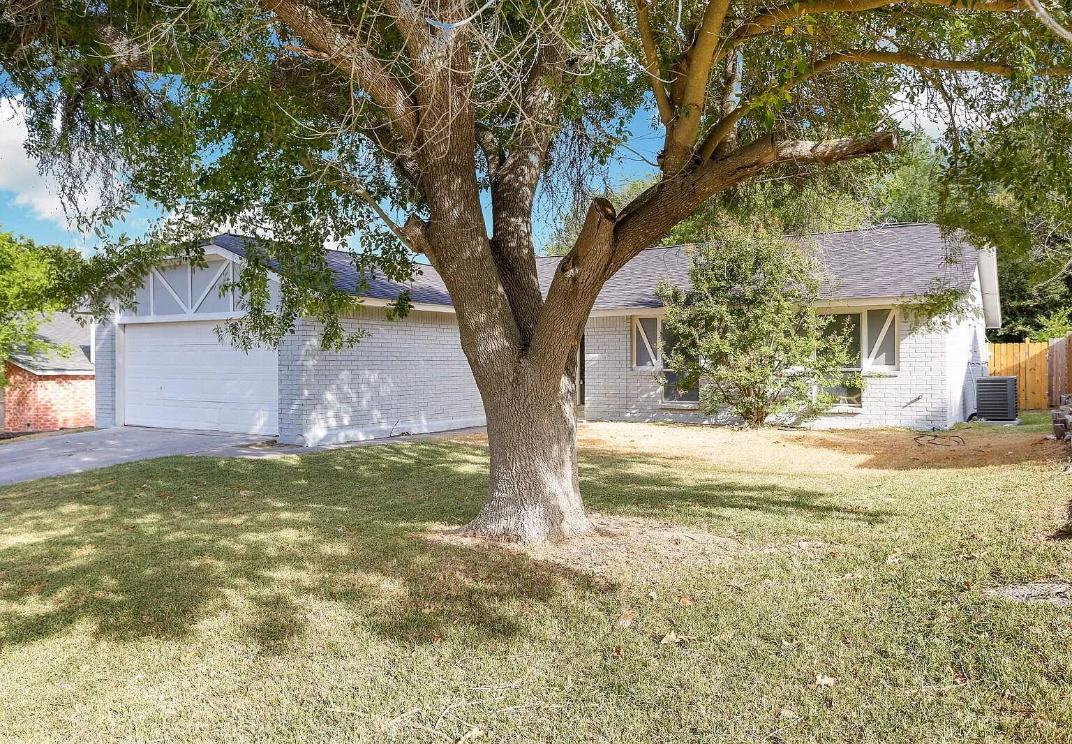 3 bed, 2.0 bath, 1430 sqft, $1,500 — Photo 2