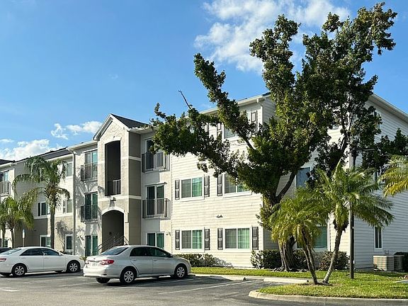 3rd image of 5335 Hawks Landing Dr #4-208