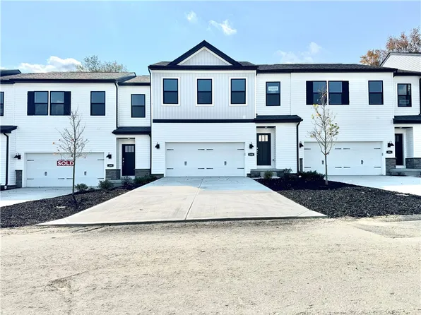 206 Hanover Ln, Houston, PA 15342