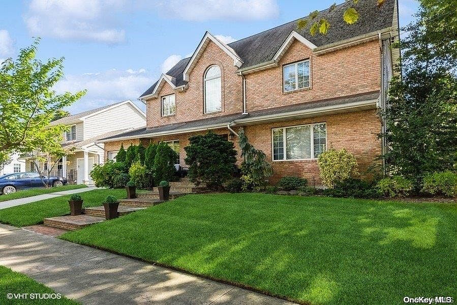 1st image of 555 Oak Drive