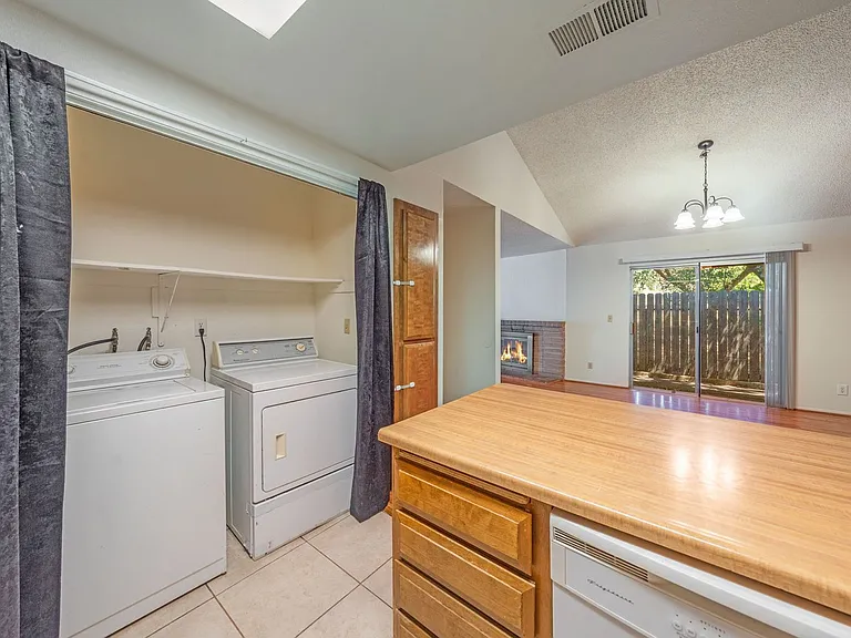 4830 Suncrest Way — Photo 19