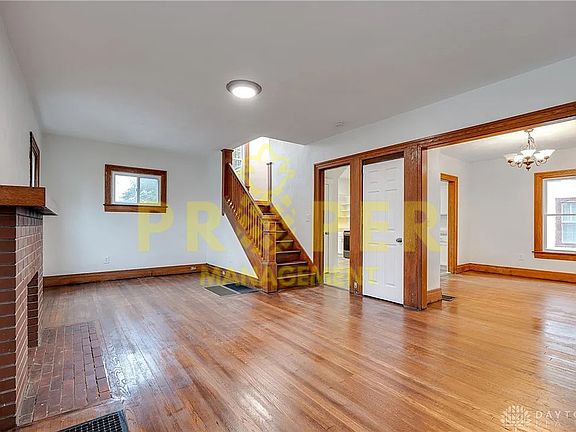 3rd image of 2061 Auburn Ave