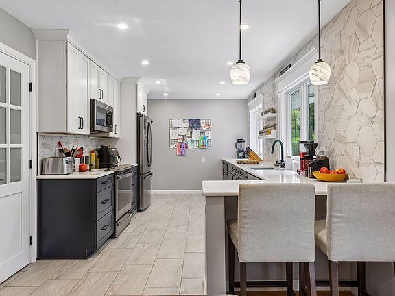 5th image of 4418 Ellerdale Rd