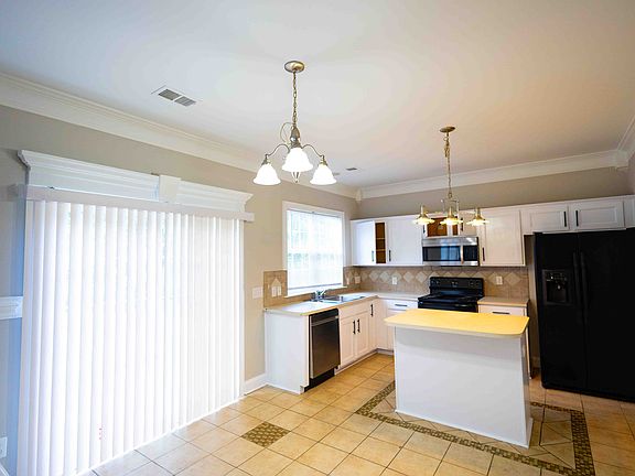5th image of 11123 Cypress View Dr