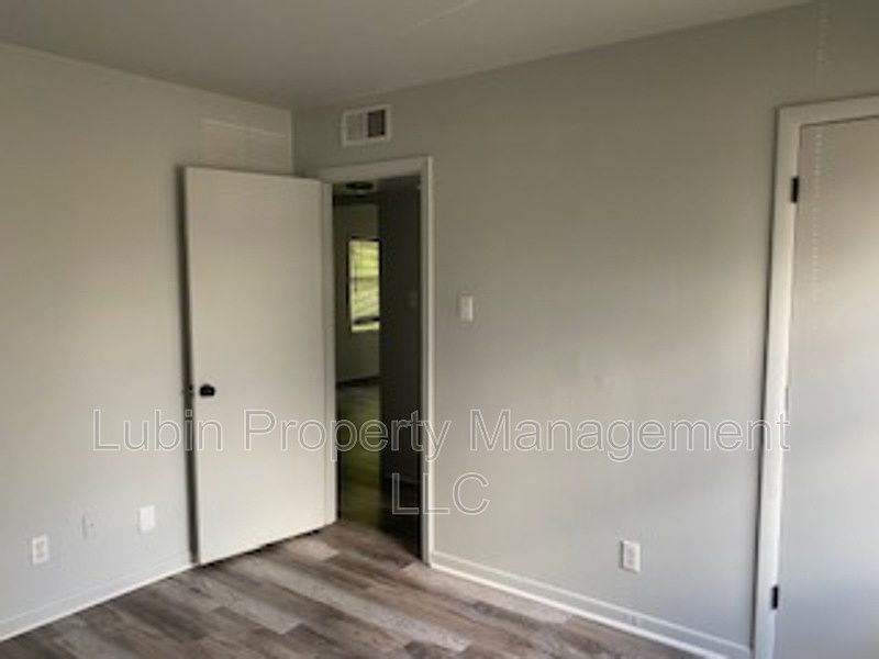 2nd image of 3241 Steele St
