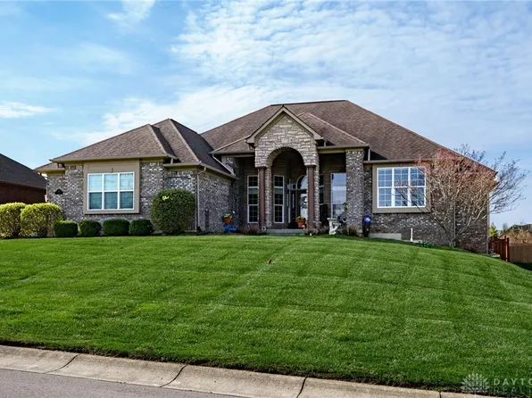 269 Crown Point Dr, Centerville, OH 45458