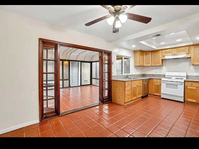 15210 Shadybend Dr #40 — Photo 10