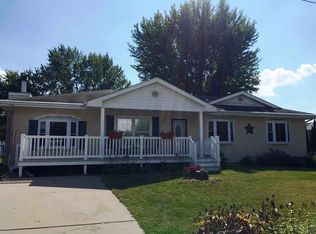 302 13th Ave S, Cordova, IL 61242