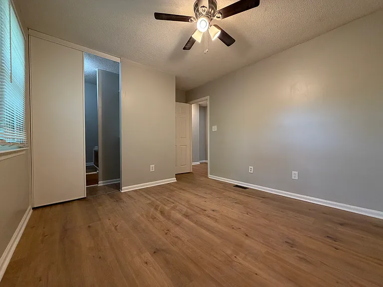 1270 Creekside Ct SE — Photo 11