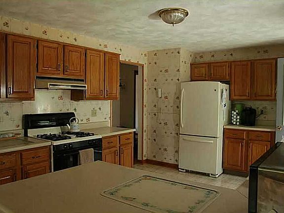 5th image of 7 Elna Dr